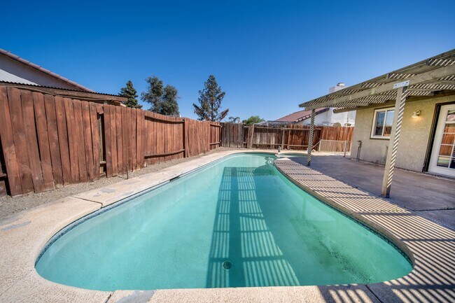Building Photo - 81402 Palmwood Dr