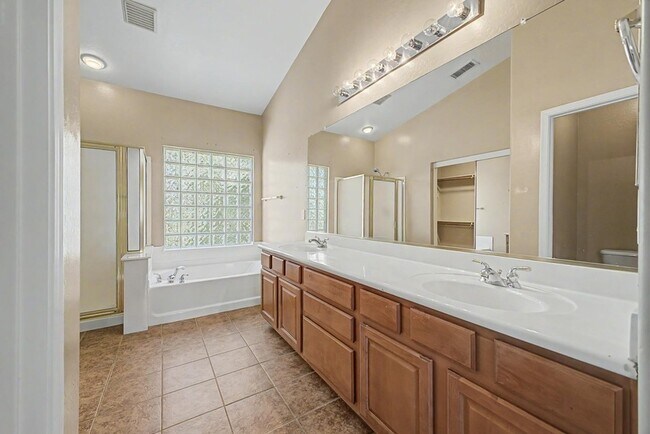 Building Photo - 472 W Pelican Dr
