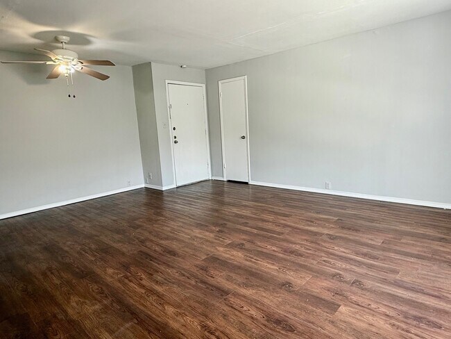 Building Photo - 525 Heights Blvd