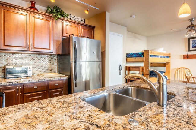 Building Photo - Flexible Furnished Rental Near Eagle Lodge