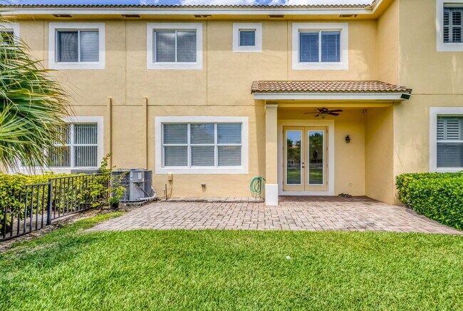 Building Photo - 4770 Cadiz Cir