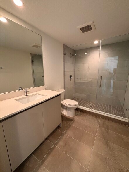 Building Photo - 2389 NE 172nd St