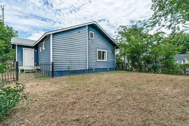 Building Photo - 1201 S Palmetto St