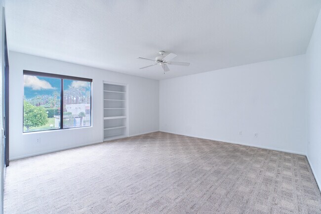 Building Photo - 616 Violeta Dr