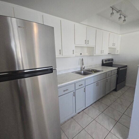 Primary Photo - 1730 NE 62nd St