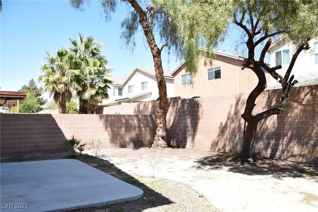 Building Photo - 9454 Magnificent Ave