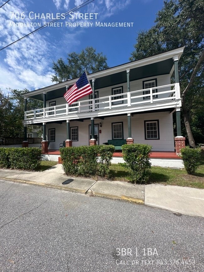 Building Photo - 706 Charles St