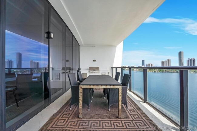 Building Photo - 5000 Island Estates Dr