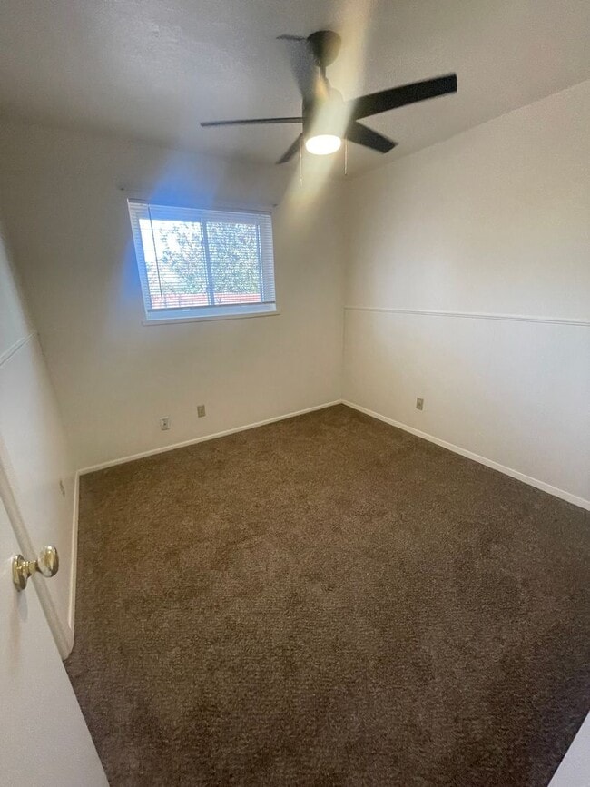 Building Photo - Three Bedroom Bayfield House with Large Fe...