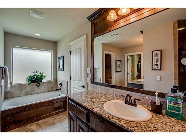 Building Photo - Kelly Lakes Addition - 4 bed 2 1/2 bath + ...