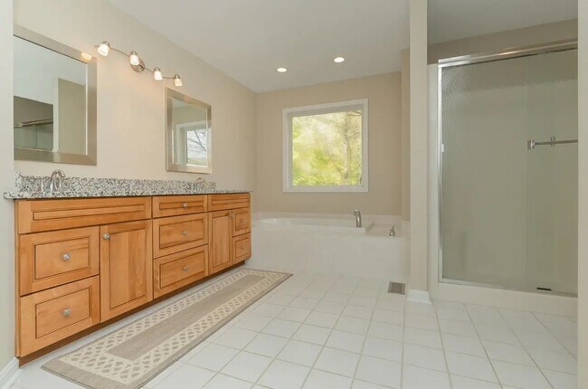 Building Photo - 1703 Cottontail Dr