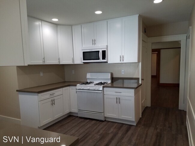 Building Photo - 1 br, 0.5 bath Room For Rent - Old Town Or...