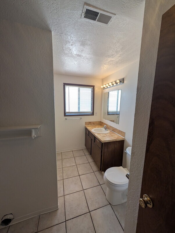 Building Photo - 2953 W Lorraine Ave