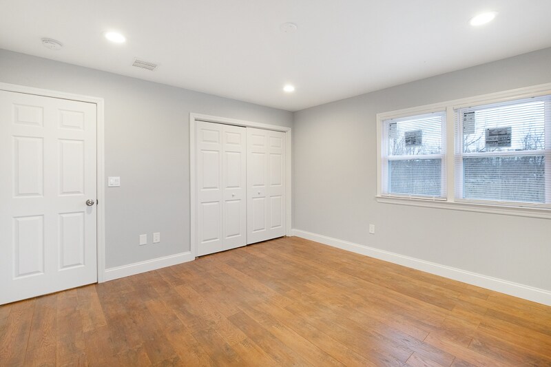Building Photo - 370 Smithburg Rd