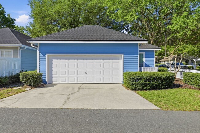 Building Photo - Chickasaw Way in Haile Plantation