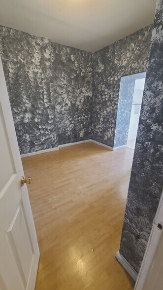 Bed 2 - 2029 Bryan Ave