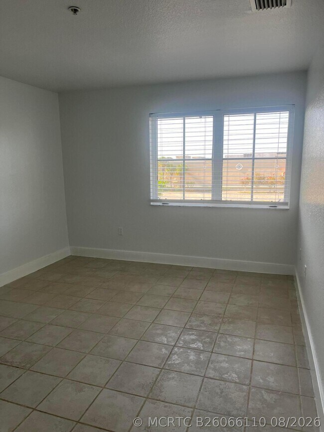 Building Photo - 2137 Shoma Dr