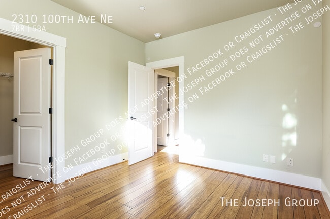 Building Photo - 2310 100th Ave NE