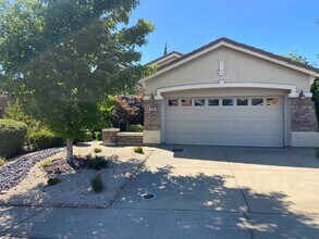 Building Photo - Chelsea Ridge - Broadstone. Walk to park, ...