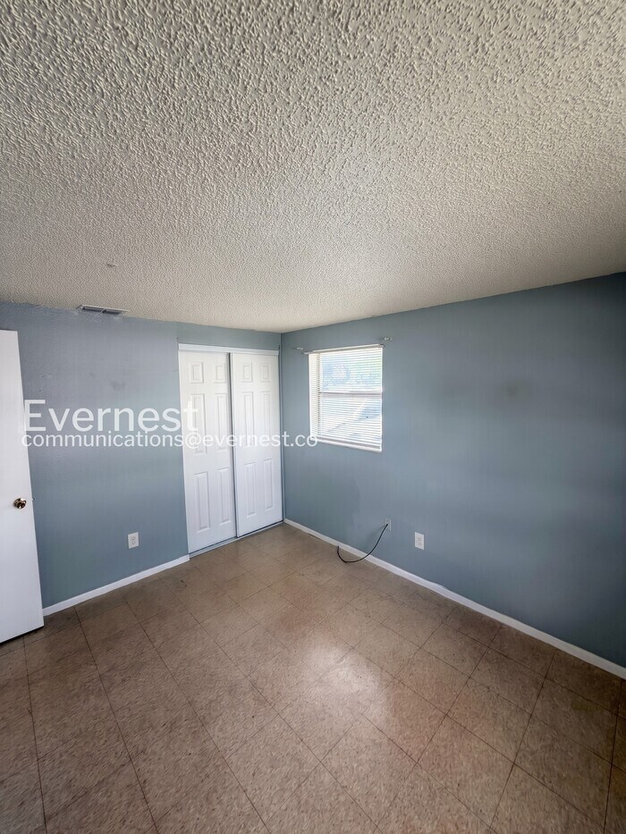 Building Photo - 3807 Phillips St