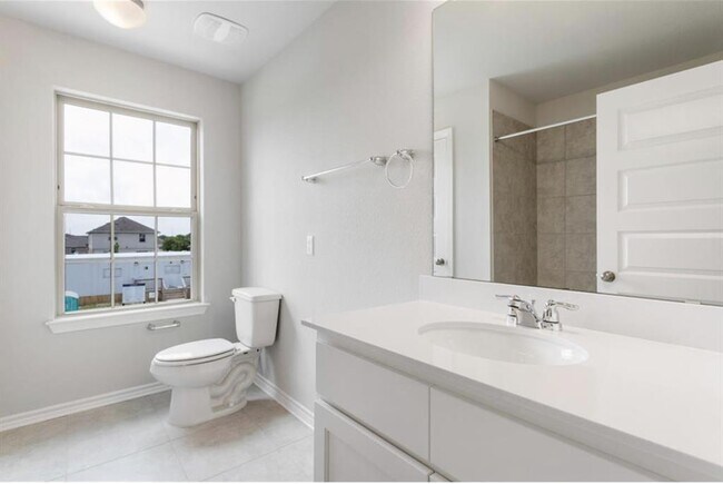 Building Photo - 1105 Waterfall Ave