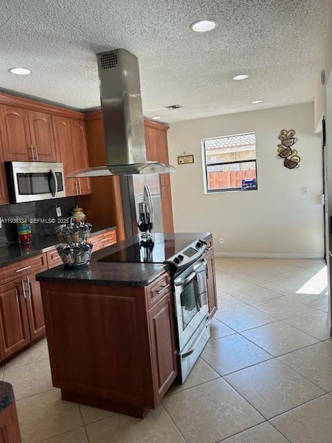 Building Photo - 9248 Shadow Wood Blvd