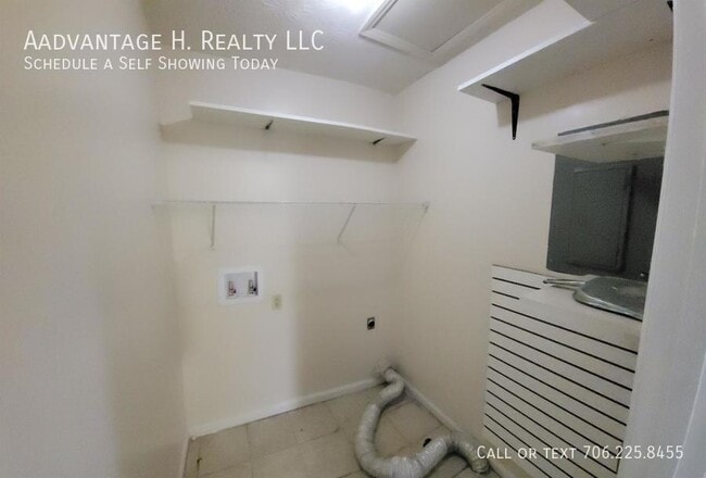 Building Photo - 4848 Basswood Dr