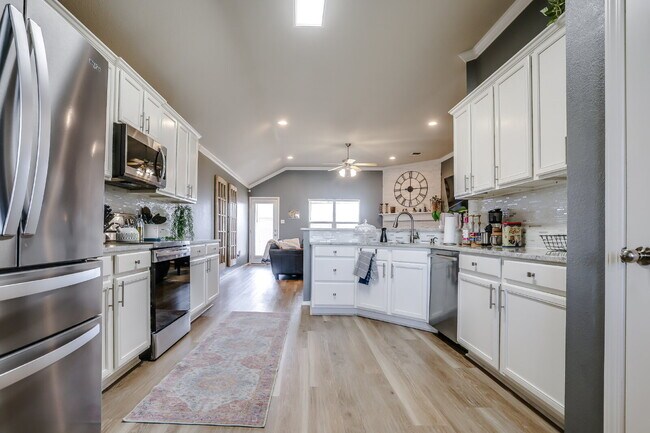 Building Photo - Stunning & Spacious Three Bedroom Home in Frenship School District!