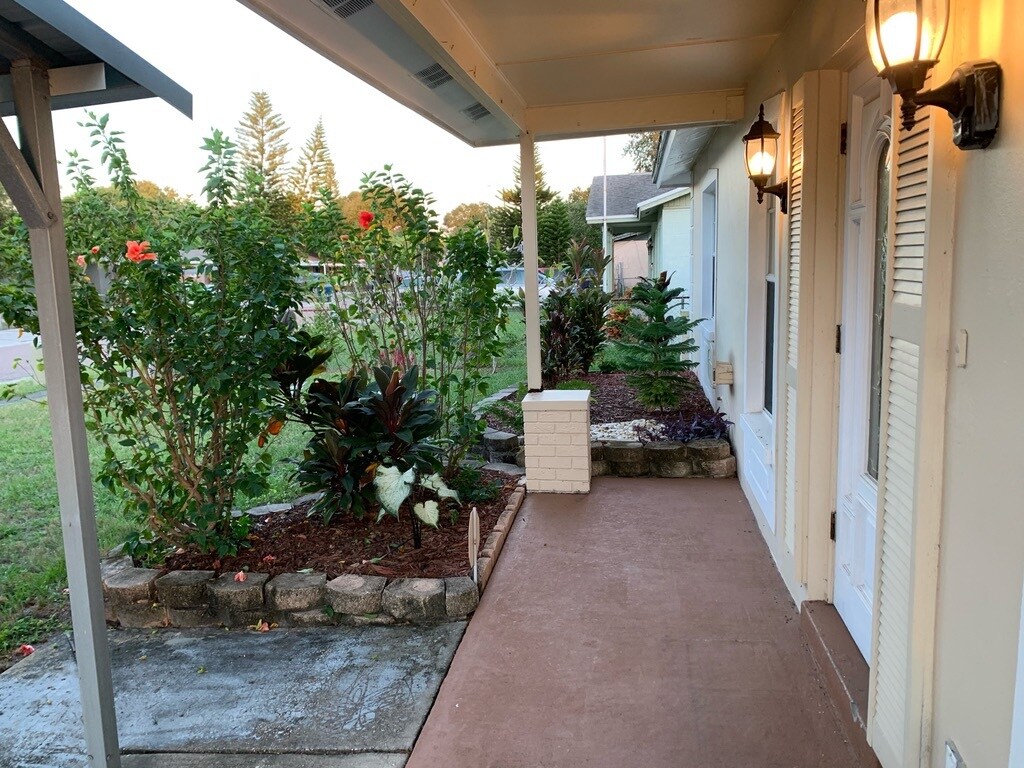Front patio - 6320 S Lansdale Cir