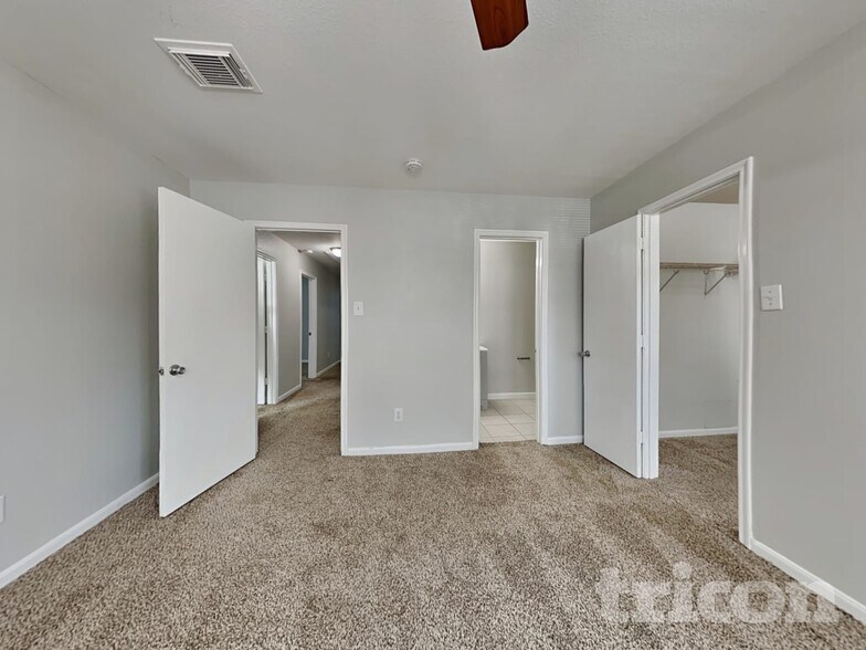 Building Photo - 10111 Victoria Falls Ln