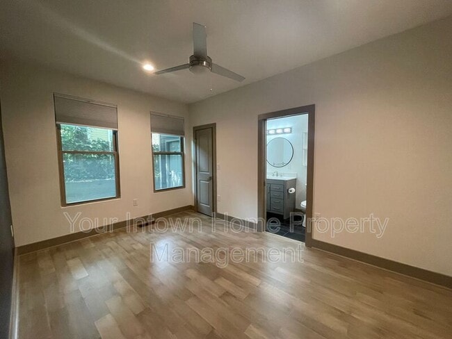 Building Photo - 1264 Lyle Pl NW