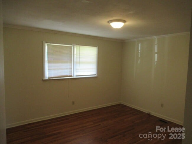 Building Photo - 2084 Shuford Rd