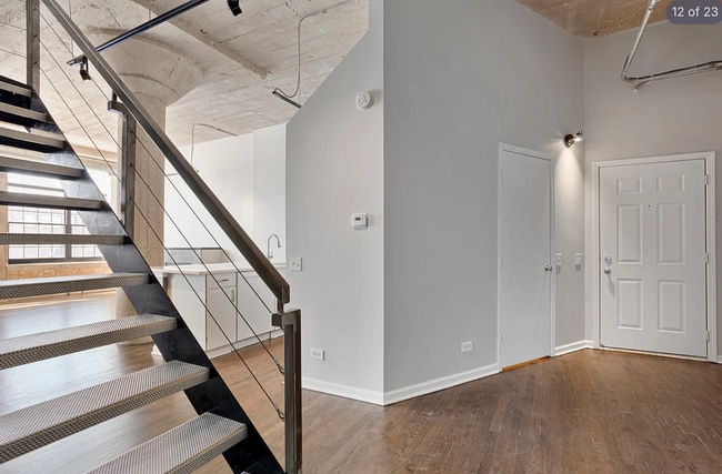 Building Photo - 17 N Loomis St