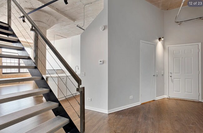 Building Photo - Incredible 2 Bedroom 2 Bath West Loop, Chicago Penthouse Condo for Lease