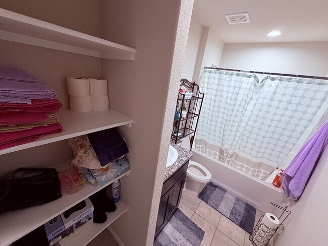 Building Photo - 7713 Orange Blossom Rd