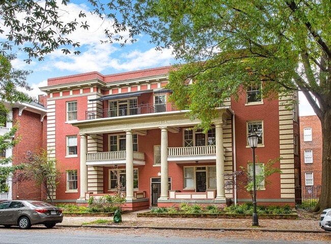 Primary Photo - 2806 Monument Ave