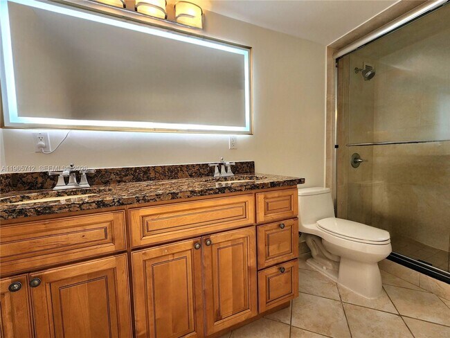 Building Photo - 2030 S Ocean Dr