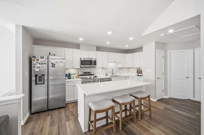 Building Photo - 7214 Farmstead Ln