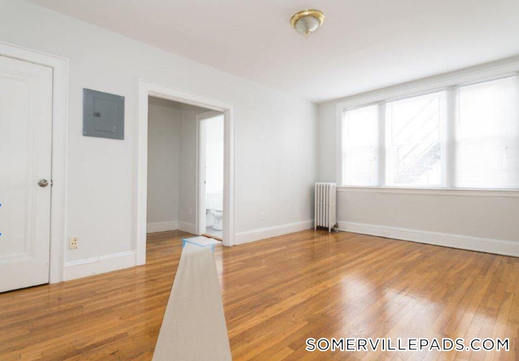 Building Photo - 136 Highland Ave