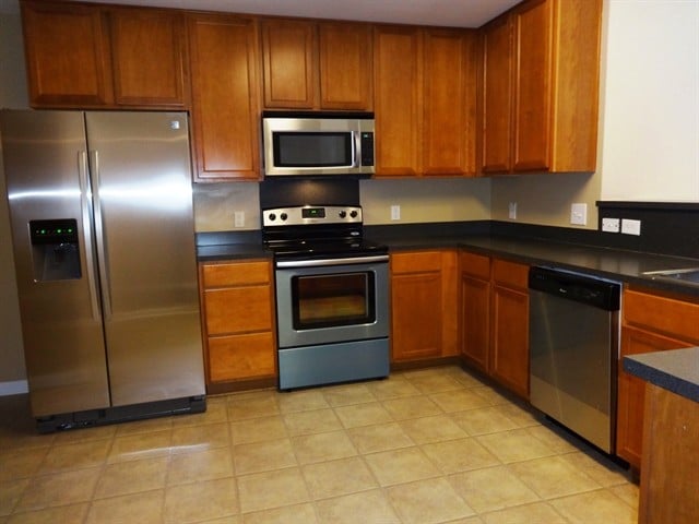 Building Photo - 5015 Whitfield Ct