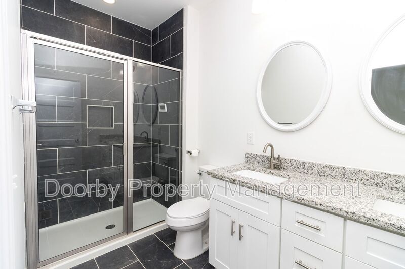 Building Photo - 1213 N Chamberlain Ave