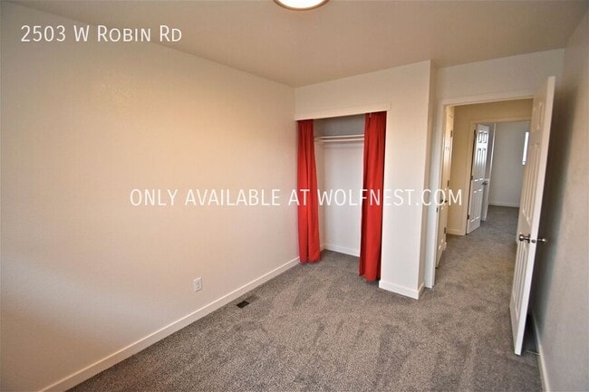 Building Photo - Amazing 3 Bed West Valley Unit!