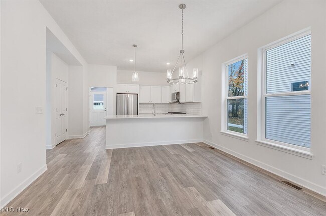 Building Photo - 2253 E 97th St