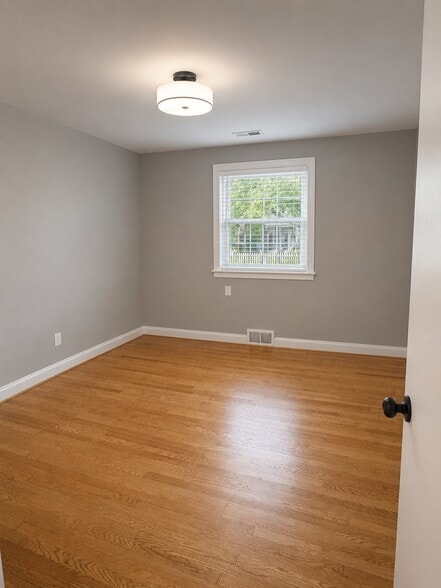 Building Photo - 1700 Ranch Dr