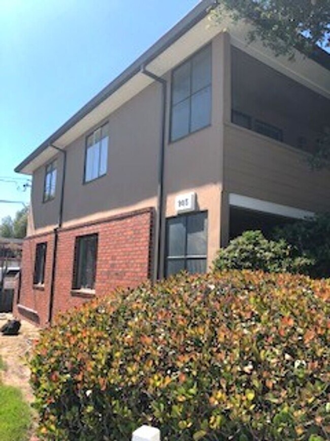 Primary Photo - 905 Santa Clara Ave Unit 911-B