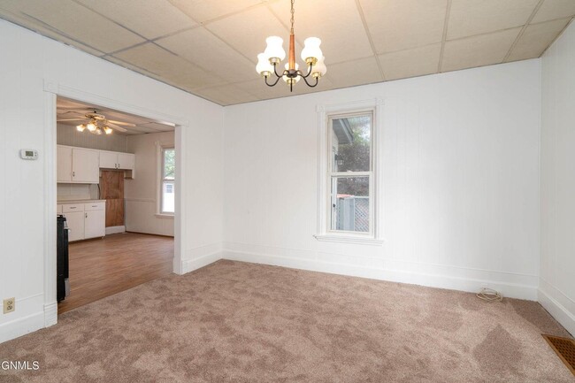 Building Photo - 1204 2nd St NW