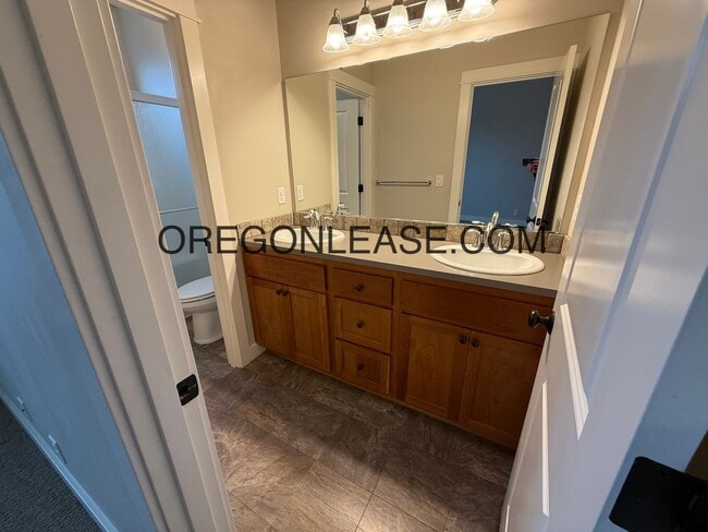 Building Photo - 2017 3/2 in West Eugene