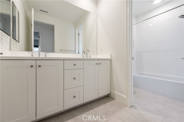 Building Photo - 108 Statura