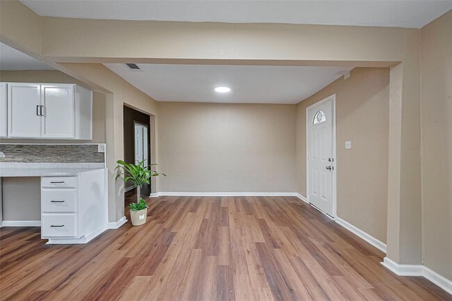 Building Photo - 1311 Pershing St