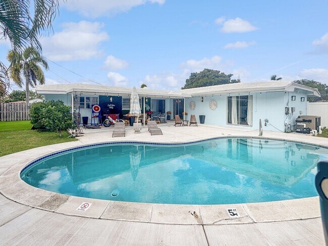 Building Photo - 100 SW 17th St